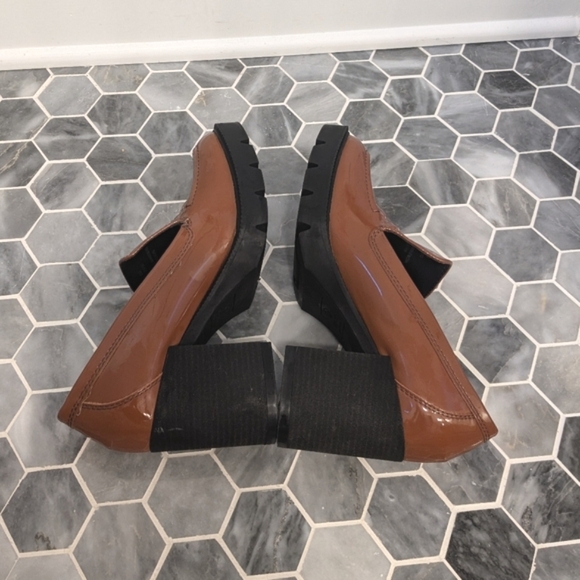 Blondo Brown Patent Leather Josie Waterproof Heeled Mule Loafer Pumps Size 9.5 - Picture 6 of 10